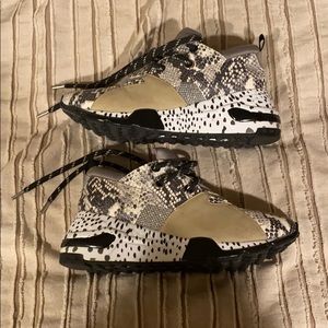 Steve Madden sneakers